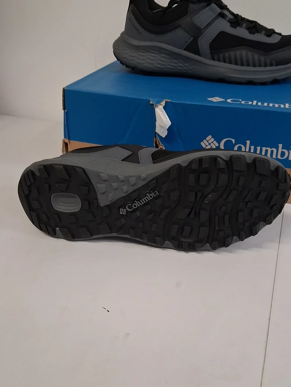 NWT Big Kids Columbia Konos Low Basse Black & Grey Shoes Sz. 7